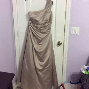 BRIDESMAID DRESS ONLY WORN ONCE